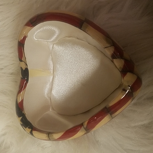 AMERICAN FLAG HEART TRINKET BOX - Picture 3 of 3